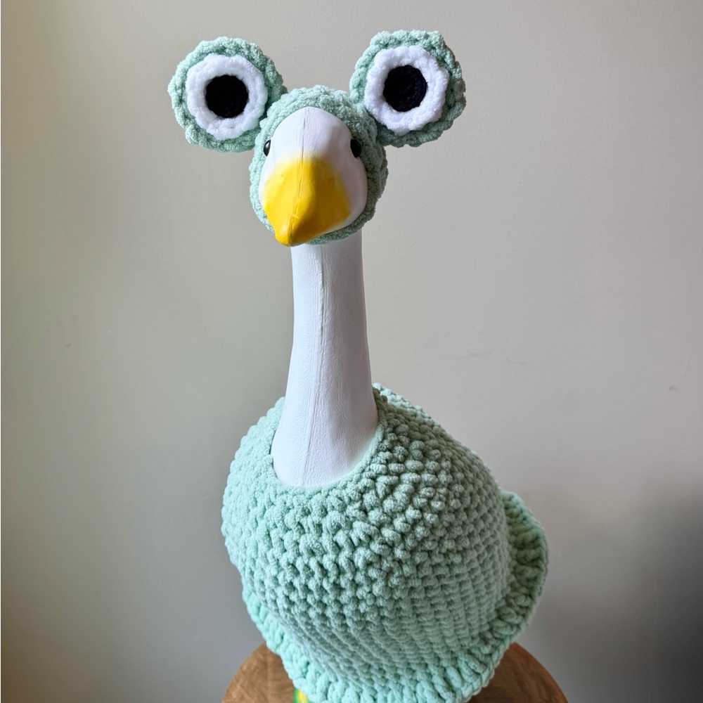 23” porch goose crochet frog costume